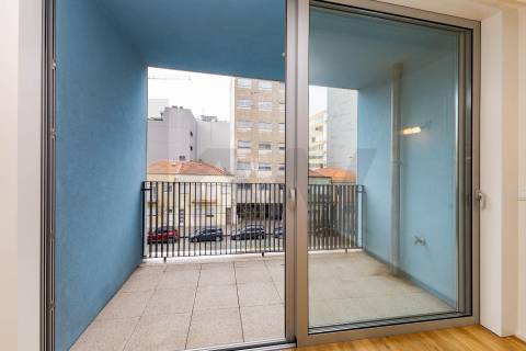 T2 Moderno em Matosinhos Sul com Varanda e Garagem – Perto da Praia e Metro