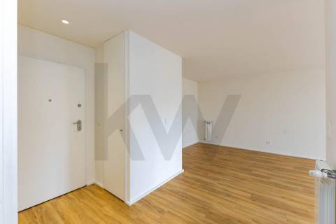 T2 Moderno em Matosinhos Sul com Varanda e Garagem – Perto da Praia e Metro