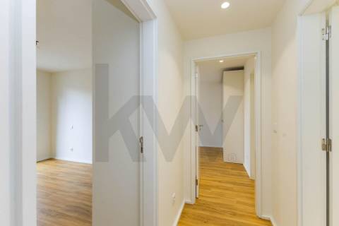 T2 Moderno em Matosinhos Sul com Varanda e Garagem – Perto da Praia e Metro