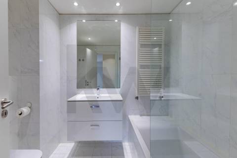 T2 Moderno em Matosinhos Sul com Varanda e Garagem – Perto da Praia e Metro