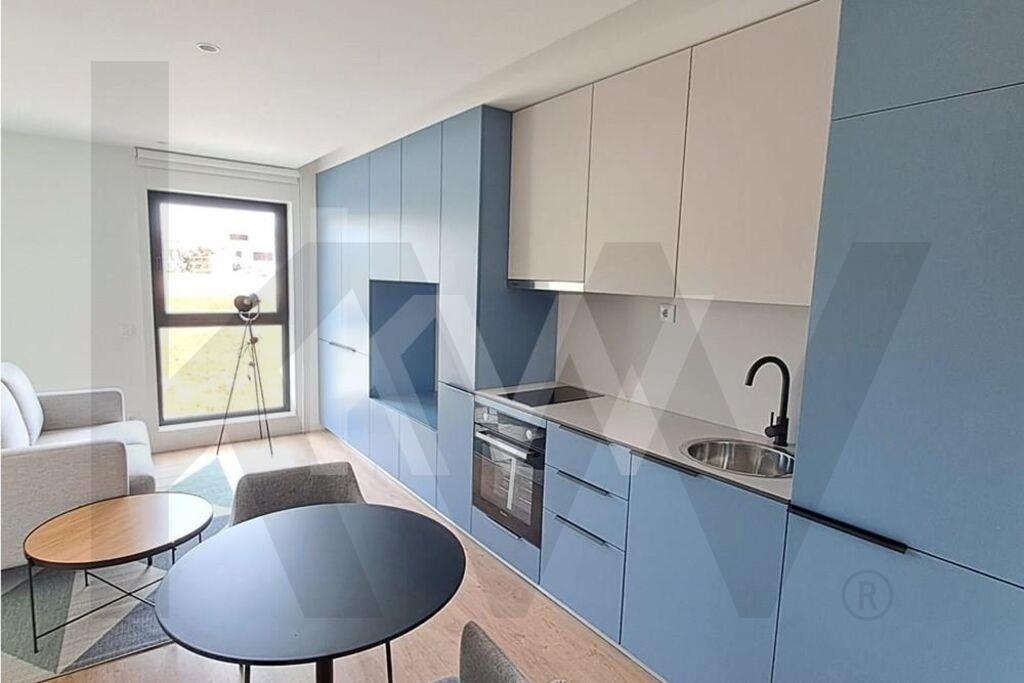 Excelente T0 para arrendamento junto ao Hospital de São João