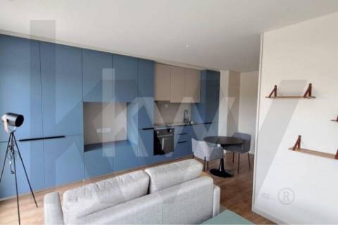 Excelente T0 para arrendamento junto ao Hospital de São João