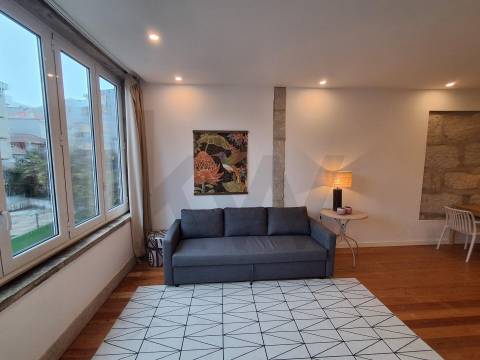 Venda conjunta de 2 X T1 no Bonfim  (Porto)  | AL (c/ histórico), longa duração ou hab. própria.