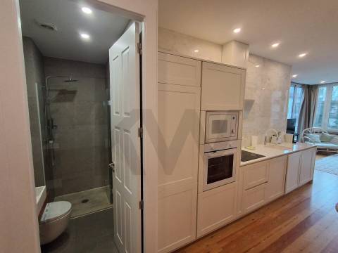 Venda conjunta de 2 X T1 no Bonfim  (Porto)  | AL (c/ histórico), longa duração ou hab. própria.