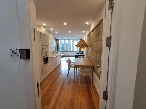 Venda conjunta de 2 X T1 no Bonfim  (Porto)  | AL (c/ histórico), longa duração ou hab. própria.