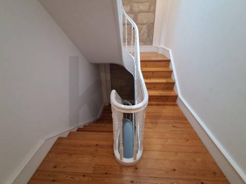 Venda conjunta de 2 X T1 no Bonfim  (Porto)  | AL (c/ histórico), longa duração ou hab. própria.