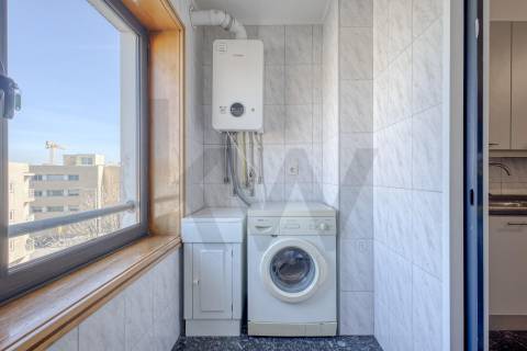 Apartamento T3+1 com Terraço (T4) - Vila Nova de Gaia - Metro VL8