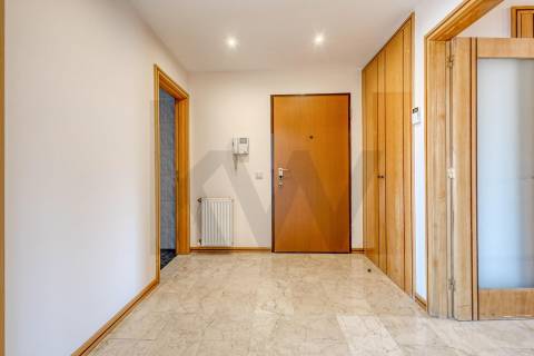 Apartamento T3+1 com Terraço (T4) - Vila Nova de Gaia - Metro VL8