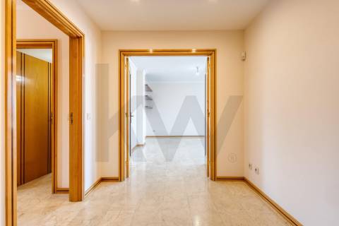 Apartamento T3+1 com Terraço (T4) - Vila Nova de Gaia - Metro VL8