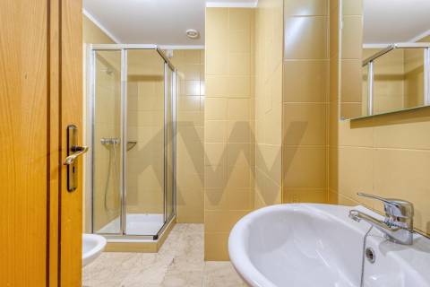 Apartamento T3+1 com Terraço (T4) - Vila Nova de Gaia - Metro VL8