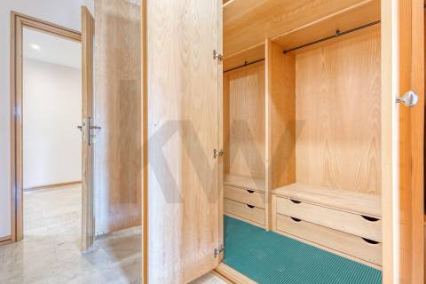 Apartamento T3+1 com Terraço (T4) - Vila Nova de Gaia - Metro VL8