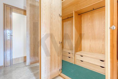 Apartamento T3+1 com Terraço (T4) - Vila Nova de Gaia - Metro VL8