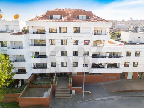 Apartamento T3+1 com Terraço (T4) - Vila Nova de Gaia - Metro VL8