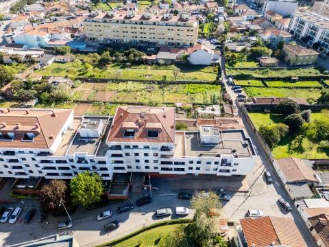 Apartamento T3+1 com Terraço (T4) - Vila Nova de Gaia - Metro VL8