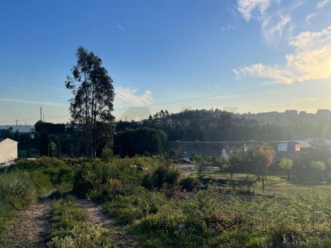 TERRENO INDUSTRIAL COM 1.031 M2 NA ZI DAS TRAVESSAS, S. JOÃO DA MADEIRA