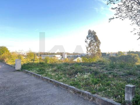 TERRENO INDUSTRIAL COM 1.031 M2 NA ZI DAS TRAVESSAS, S. JOÃO DA MADEIRA