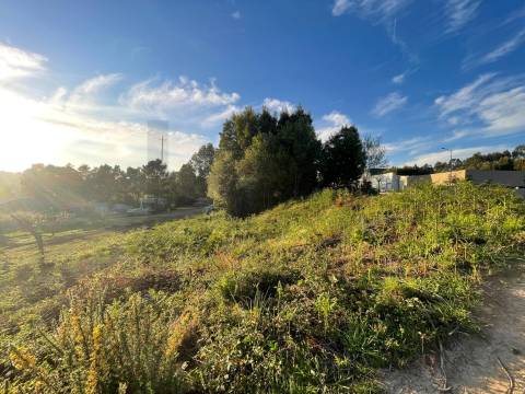 TERRENO INDUSTRIAL COM 1.031 M2 NA ZI DAS TRAVESSAS, S. JOÃO DA MADEIRA