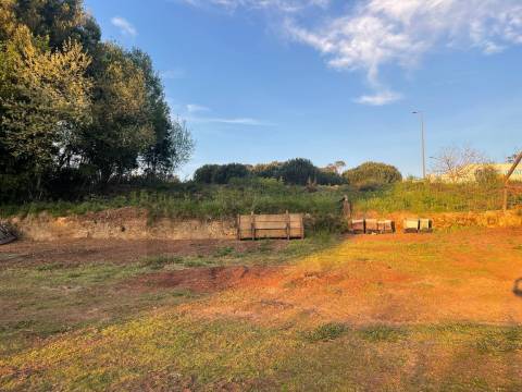 TERRENO INDUSTRIAL COM 1.031 M2 NA ZI DAS TRAVESSAS, S. JOÃO DA MADEIRA