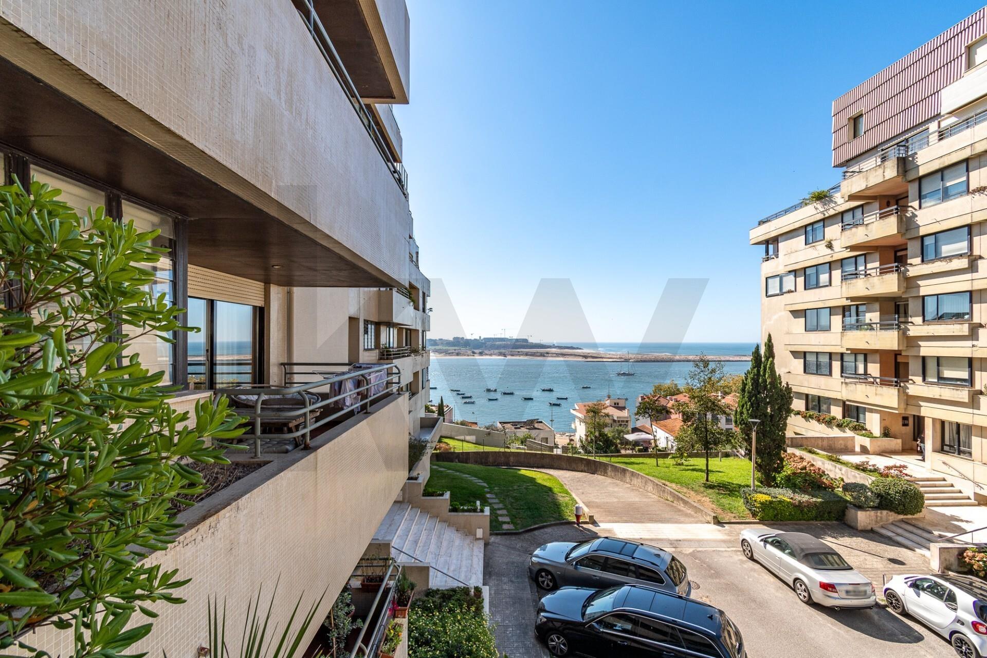 Acorde com vista rio/mar: Exclusividade e amplitude na Foz do Douro!