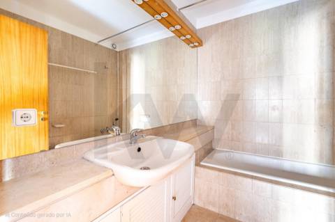 Acorde com vista rio/mar: Exclusividade e amplitude na Foz do Douro!