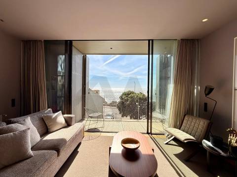 Apartamento T2 na Foz, Vista Mar Edifício Gilreu - Design Contemporâneo e Luz no Coração da Foz