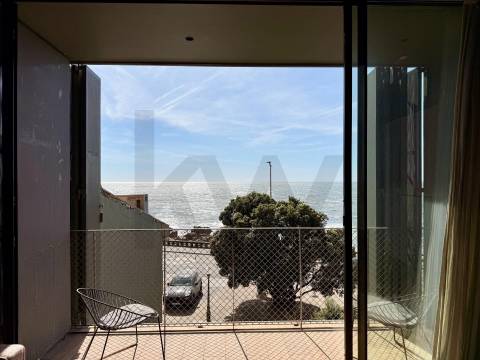 Apartamento T2 na Foz, Vista Mar Edifício Gilreu - Design Contemporâneo e Luz no Coração da Foz