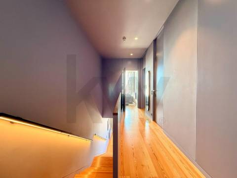 Apartamento T2 na Foz, Vista Mar Edifício Gilreu - Design Contemporâneo e Luz no Coração da Foz