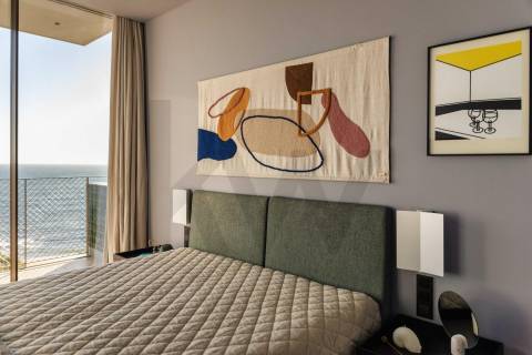Apartamento T2 na Foz, Vista Mar Edifício Gilreu - Design Contemporâneo e Luz no Coração da Foz
