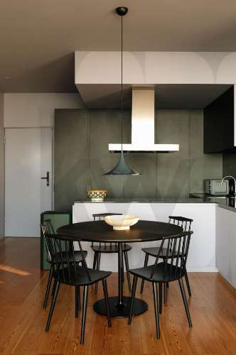 Apartamento T2 na Foz, Vista Mar Edifício Gilreu - Design Contemporâneo e Luz no Coração da Foz