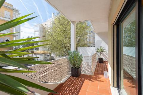 Apartamento T4 com 2 Suites e varandas em Alcabideche