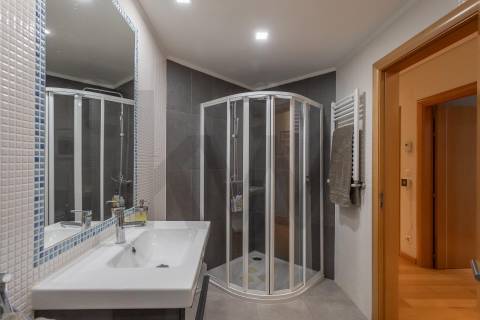 Apartamento T4 com 2 Suites e varandas em Alcabideche