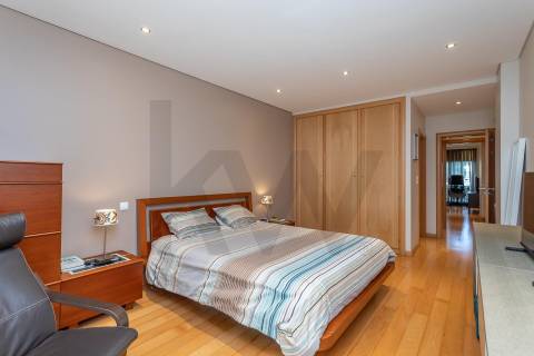 Apartamento T4 com 2 Suites e varandas em Alcabideche
