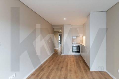 Apartamento T2 Com Garagem - Rua Oliveira Monteiro, Porto