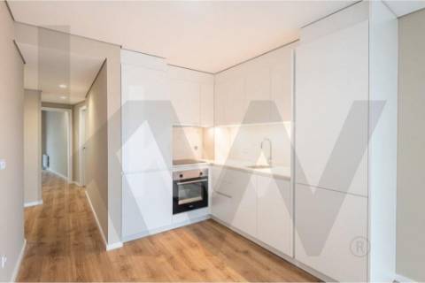Apartamento T2 Com Garagem - Rua Oliveira Monteiro, Porto