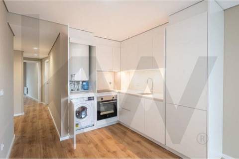 Apartamento T2 Com Garagem - Rua Oliveira Monteiro, Porto