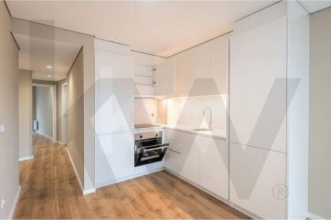 Apartamento T2 Com Garagem - Rua Oliveira Monteiro, Porto