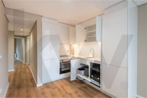 Apartamento T2 Com Garagem - Rua Oliveira Monteiro, Porto