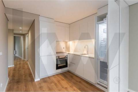 Apartamento T2 Com Garagem - Rua Oliveira Monteiro, Porto