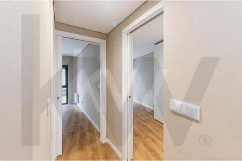 Apartamento T2 Com Garagem - Rua Oliveira Monteiro, Porto