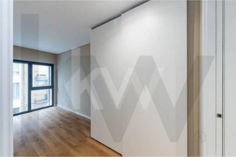 Apartamento T2 Com Garagem - Rua Oliveira Monteiro, Porto