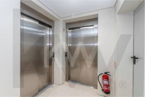 Apartamento T2 Com Garagem - Rua Oliveira Monteiro, Porto