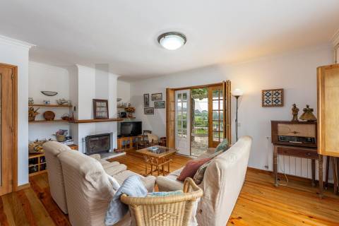 Moradia T4 com vista mar em Moledo