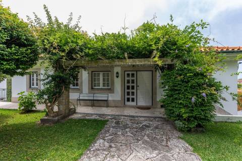 Moradia T4 com vista mar em Moledo