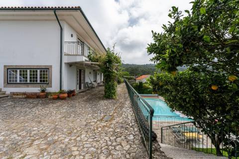 Moradia T4 com vista mar em Moledo