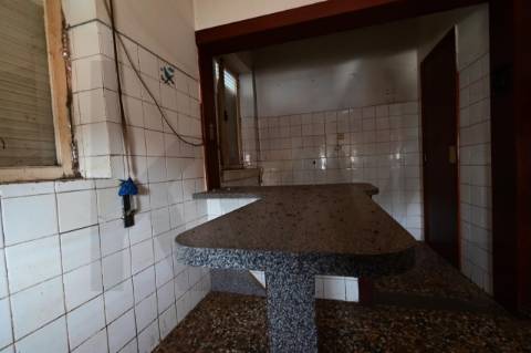Prédio em Prop. Total  com 2 Apartamentos T3 + Cave em Bragança (Sé )
