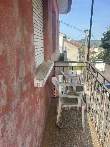 Prédio em Prop. Total  com 2 Apartamentos T3 + Cave em Bragança (Sé )