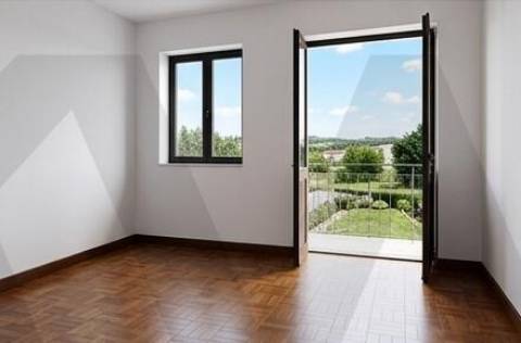 Prédio em Prop. Total  com 2 Apartamentos T3 + Cave em Bragança (Sé )