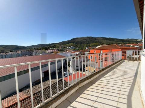 Penthouse T3 no Centro do Fundão: O dobro do potencial com vista para a Gardunha