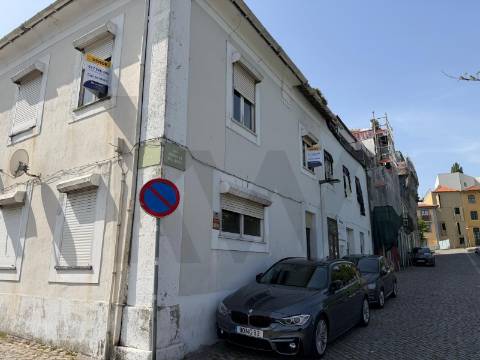 Moradia com vista panorâmica sobre o rio Douro – excelente oportunidade de investimento