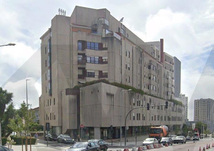 Apartamento T5 na Avenida da Boavista, com 270 m² 